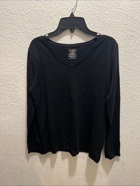L.L. Bean Women's Black V-Neck Long Sleeve Tee